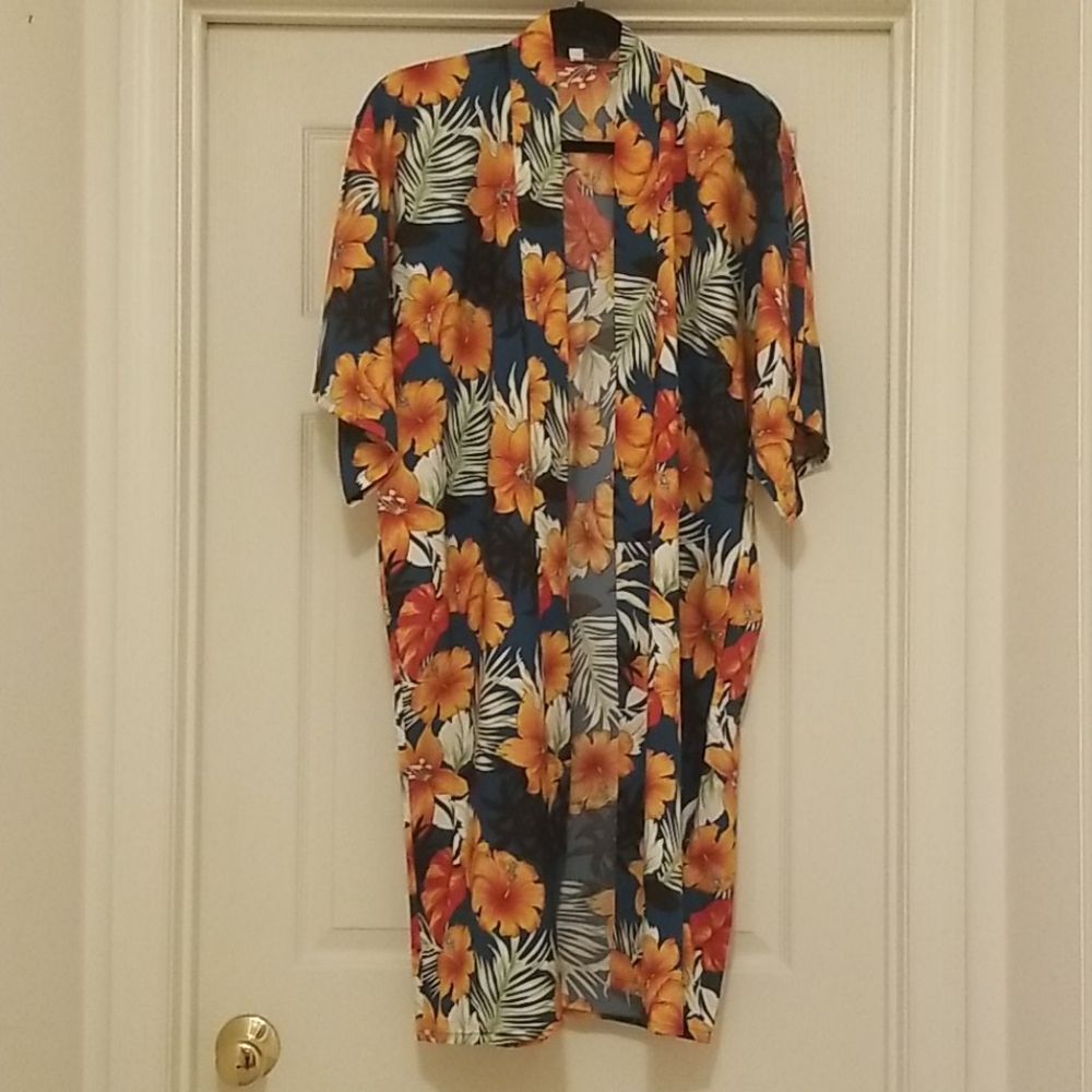 NWOT Beautiful!! Orange and green flowered kimono